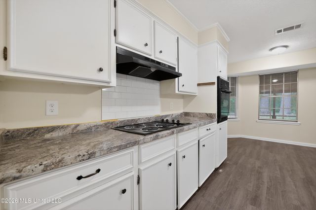 5354 Brookhollow Drive, Jackson, MS 39212
