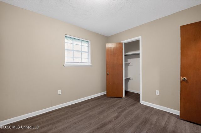 5354 Brookhollow Drive, Jackson, MS 39212