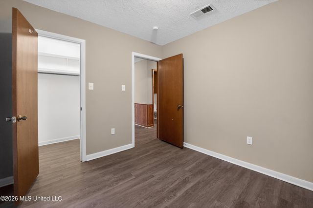 5354 Brookhollow Drive, Jackson, MS 39212