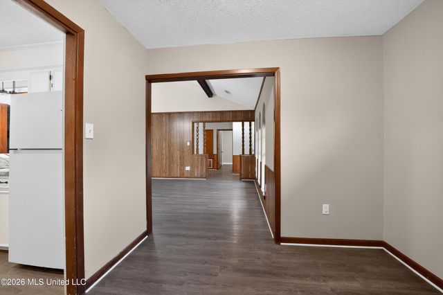 5354 Brookhollow Drive, Jackson, MS 39212