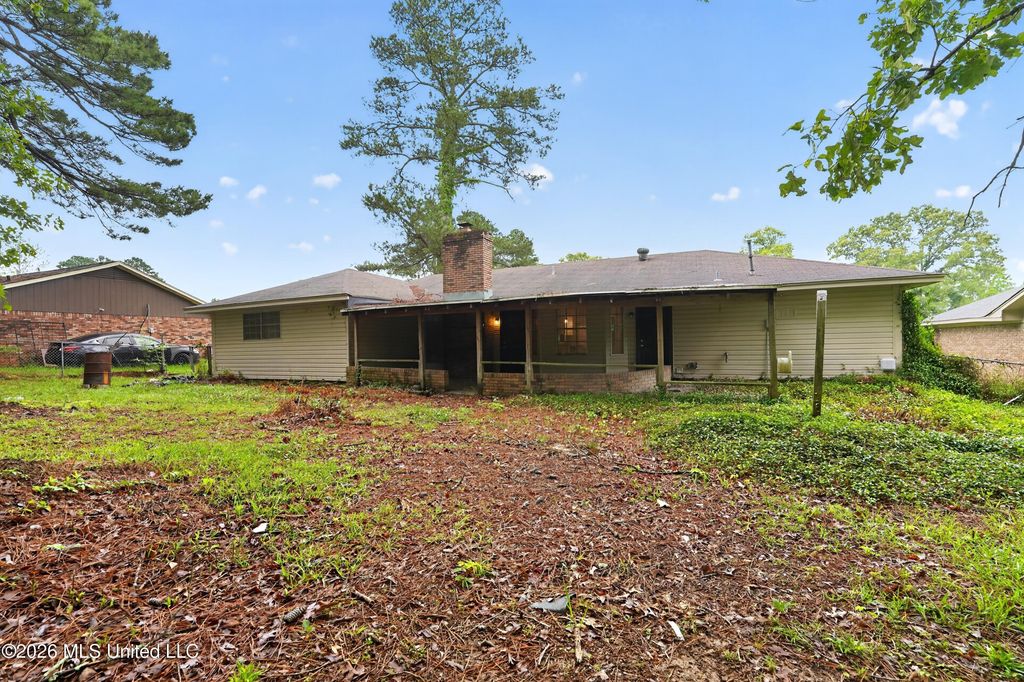 5354 Brookhollow Drive, Jackson, MS 39212