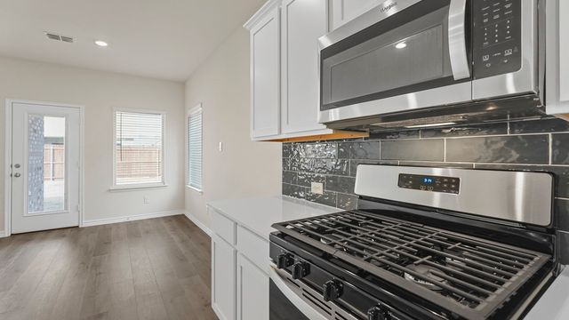 447 Epiphany Lane, Lavon, TX 75166
