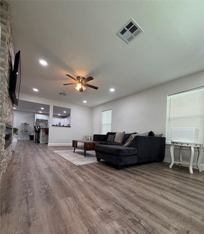 4301 Bagby Avenue, Waco, TX 76711