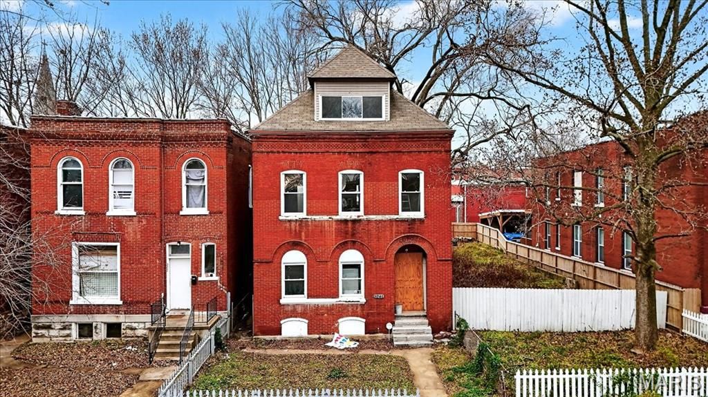 3241 California Avenue, St Louis, MO 63118