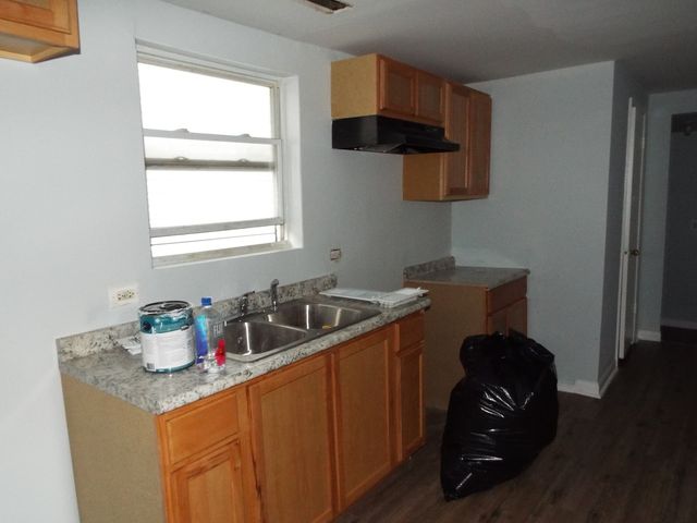 706 E 72nd Street, Chicago, IL 60619