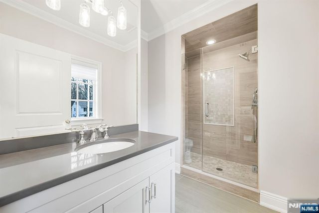 582 Cresthaven Road, Wyckoff, NJ 07481