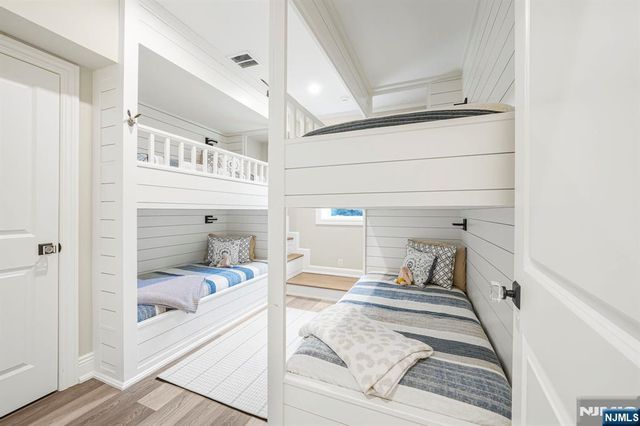 582 Cresthaven Road, Wyckoff, NJ 07481