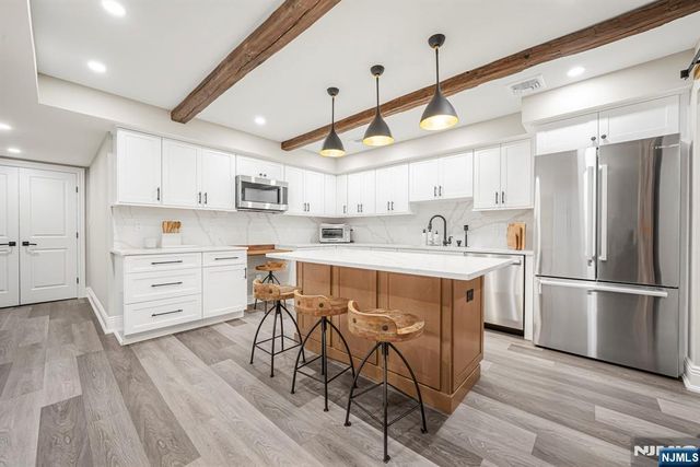 582 Cresthaven Road, Wyckoff, NJ 07481