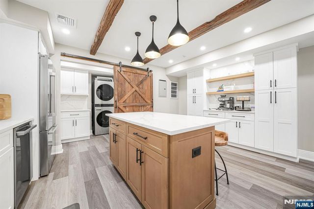 582 Cresthaven Road, Wyckoff, NJ 07481