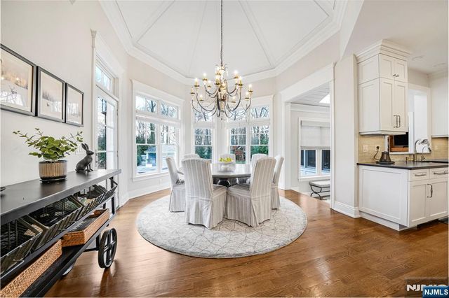 582 Cresthaven Road, Wyckoff, NJ 07481