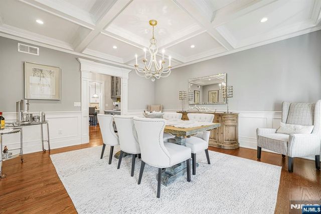 582 Cresthaven Road, Wyckoff, NJ 07481