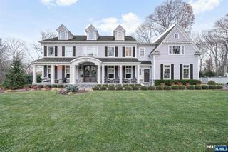 582 Cresthaven Road, Wyckoff, NJ 07481