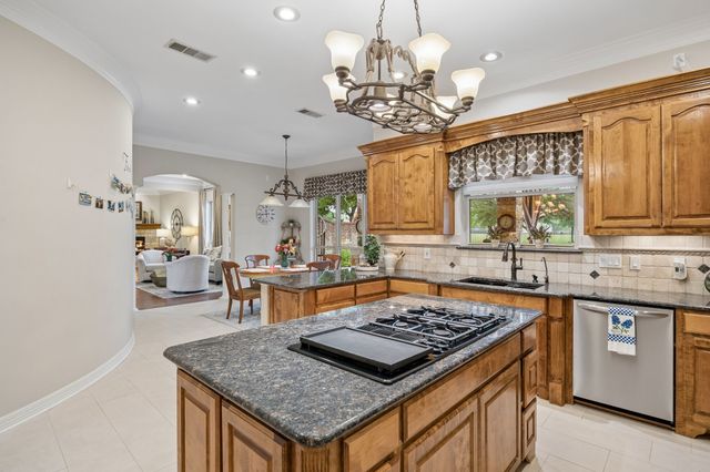 2930 Falcon Way, Midlothian, TX 76065