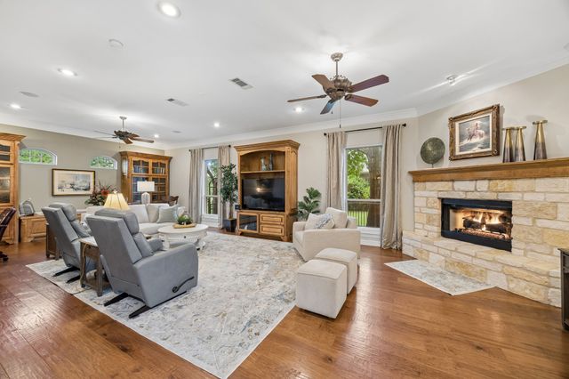 2930 Falcon Way, Midlothian, TX 76065