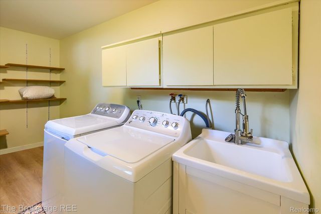 6117 Westdale Drive, Grand Blanc Charter Township, MI 48439