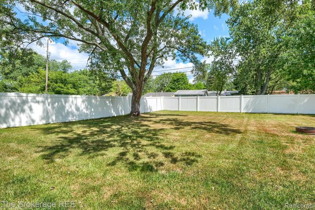 6117 Westdale Drive, Grand Blanc Charter Township, MI 48439
