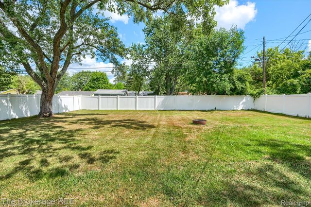 6117 Westdale Drive, Grand Blanc Charter Township, MI 48439