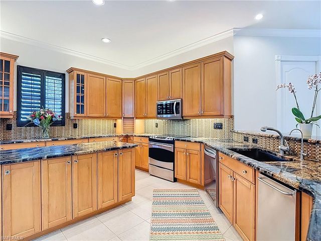 18120 Riverchase CT, Alva, FL 33920
