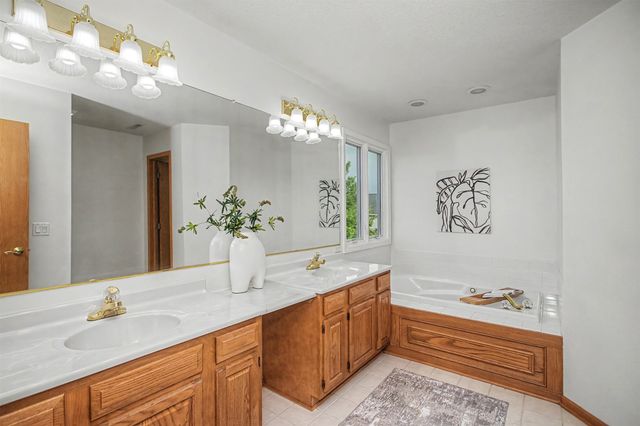 2917 Bayberry Road, Ames, IA 50014