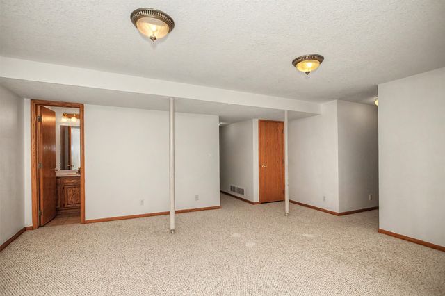 2917 Bayberry Road, Ames, IA 50014