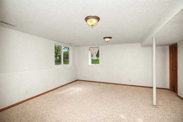 2917 Bayberry Road, Ames, IA 50014