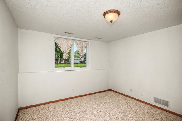 2917 Bayberry Road, Ames, IA 50014