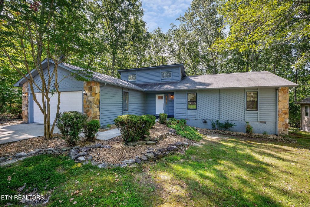 334 Lakeview Drive, Crossville, TN 38558
