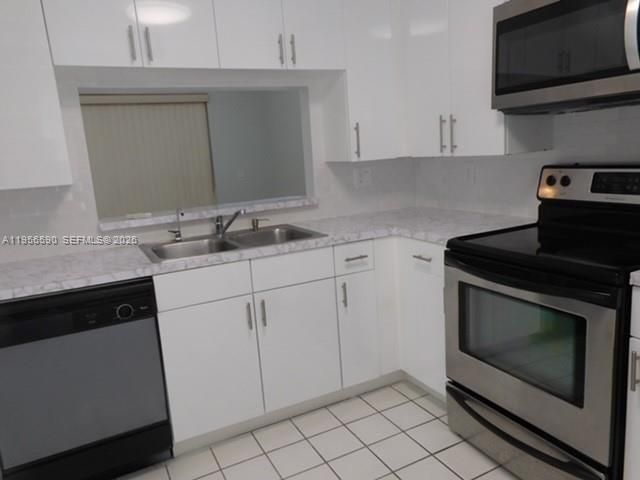 17038 NW 66th Ct, Hialeah, FL 33015