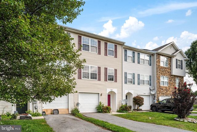 868 AZTEC DR, Martinsburg, WV 25405