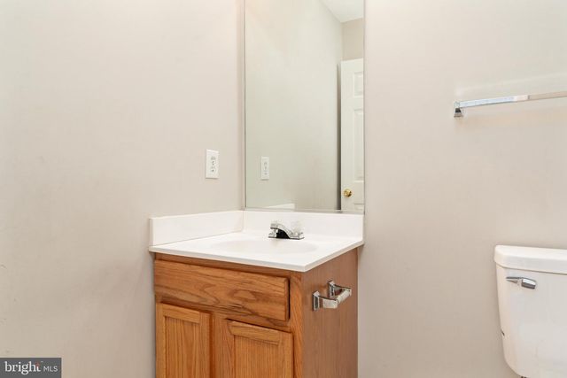 868 AZTEC DR, Martinsburg, WV 25405
