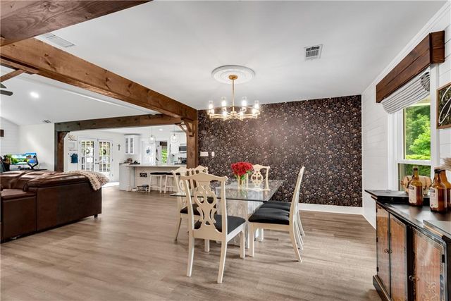 195 Thistlewood Lane, Roswell, GA 30075