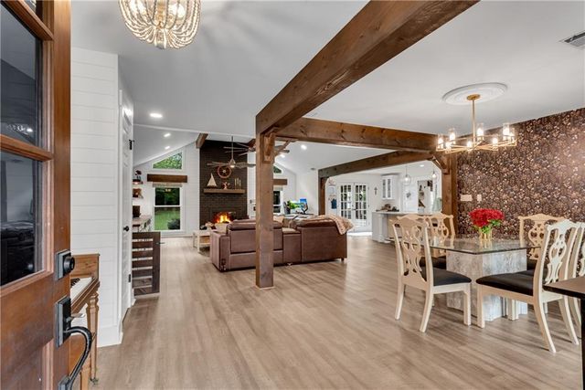 195 Thistlewood Lane, Roswell, GA 30075