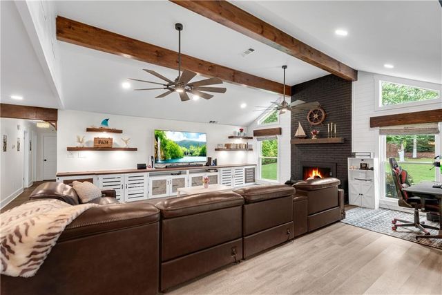 195 Thistlewood Lane, Roswell, GA 30075