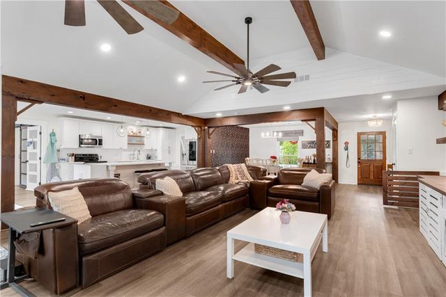 195 Thistlewood Lane, Roswell, GA 30075