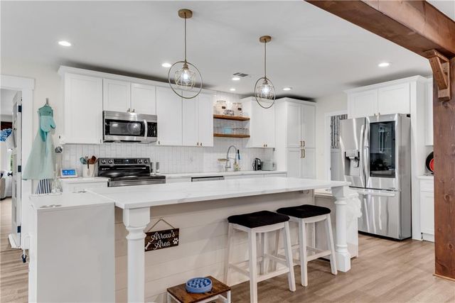 195 Thistlewood Lane, Roswell, GA 30075