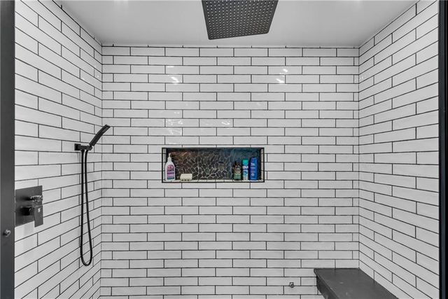 195 Thistlewood Lane, Roswell, GA 30075