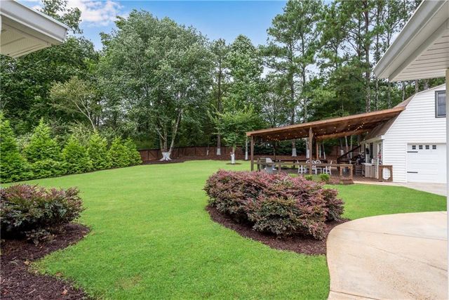 195 Thistlewood Lane, Roswell, GA 30075