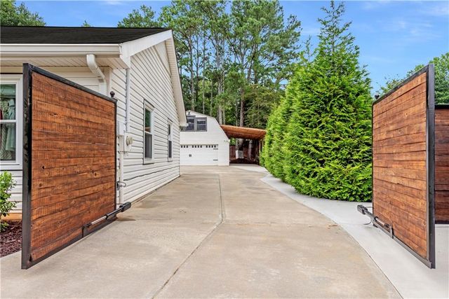 195 Thistlewood Lane, Roswell, GA 30075