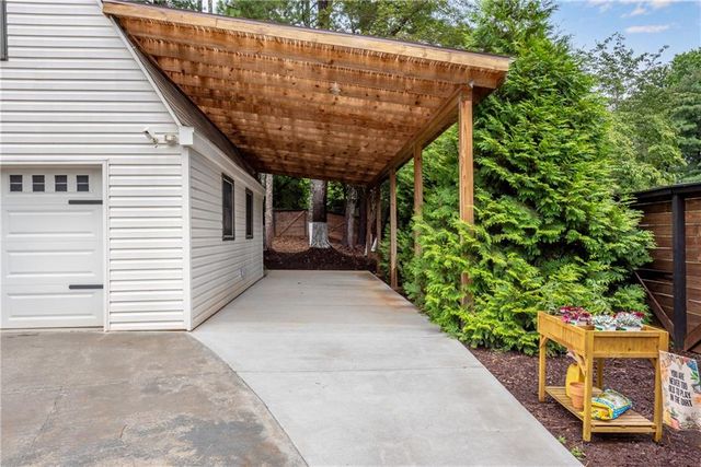 195 Thistlewood Lane, Roswell, GA 30075