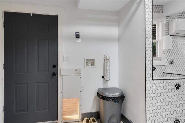 195 Thistlewood Lane, Roswell, GA 30075