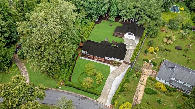 195 Thistlewood Lane, Roswell, GA 30075