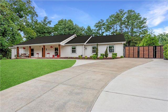 195 Thistlewood Lane, Roswell, GA 30075