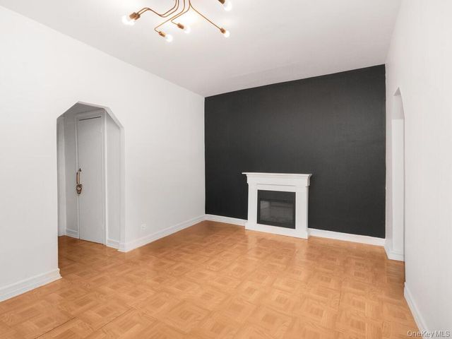 805 E 182nd Street 4E, Bronx, NY 10460