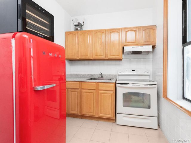 805 E 182nd Street 4E, Bronx, NY 10460