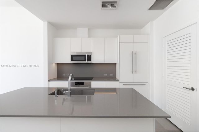68 SE 6th Street 4006, Miami, FL 33131