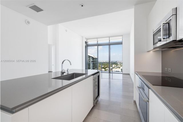 68 SE 6th Street 4006, Miami, FL 33131