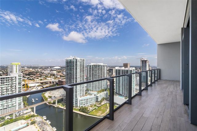68 SE 6th Street 4006, Miami, FL 33131