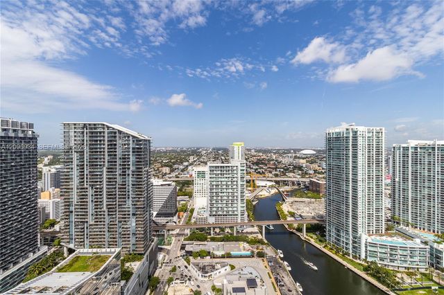 68 SE 6th Street 4006, Miami, FL 33131