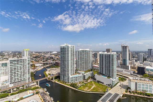 68 SE 6th Street 4006, Miami, FL 33131