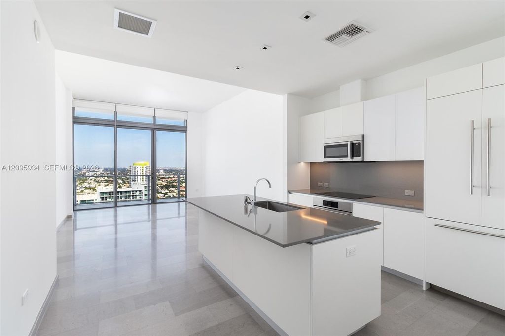 68 SE 6th Street 4006, Miami, FL 33131
